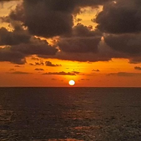 Juan Beach Bungalow Batununggul Екстер'єр фото