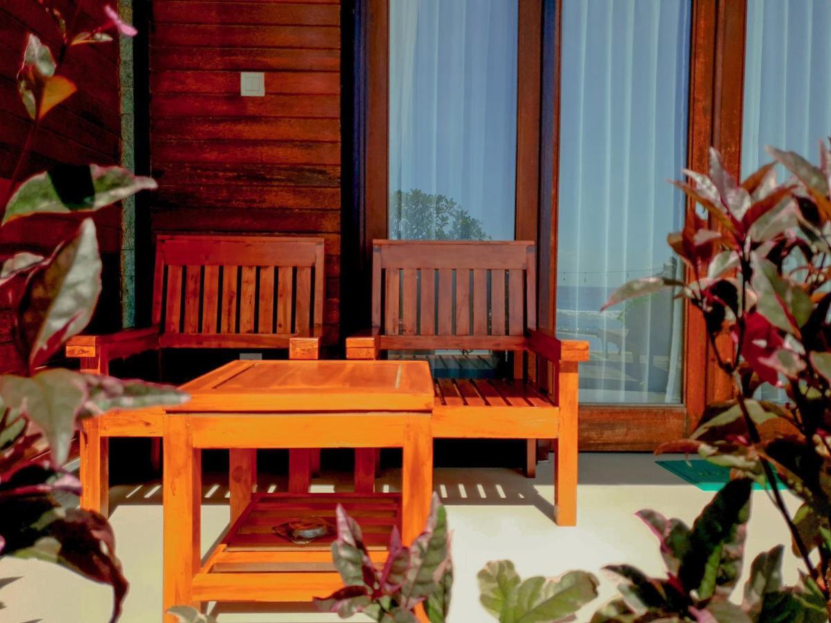 Juan Beach Bungalow Batununggul Екстер'єр фото