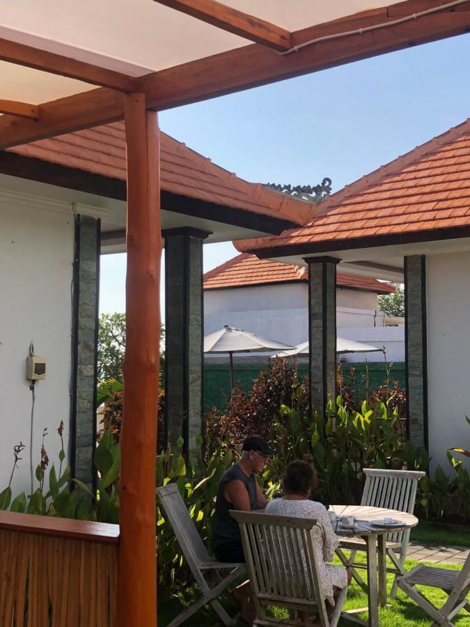 Juan Beach Bungalow Batununggul Екстер'єр фото